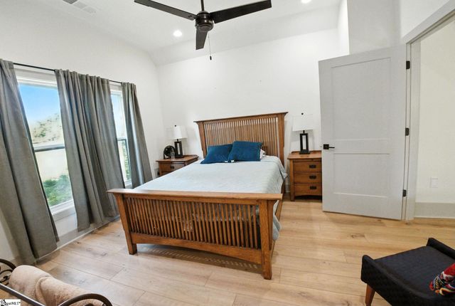 581 Paramount Drive, Seneca, SC 29678