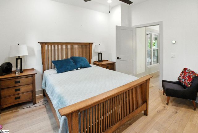 581 Paramount Drive, Seneca, SC 29678