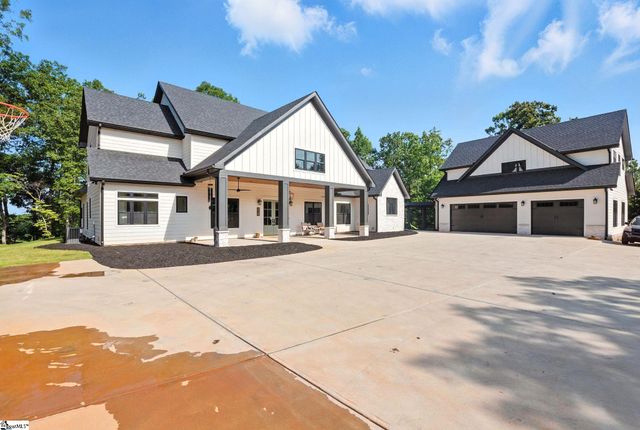 581 Paramount Drive, Seneca, SC 29678