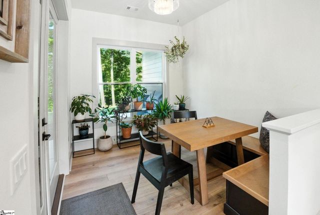 581 Paramount Drive, Seneca, SC 29678