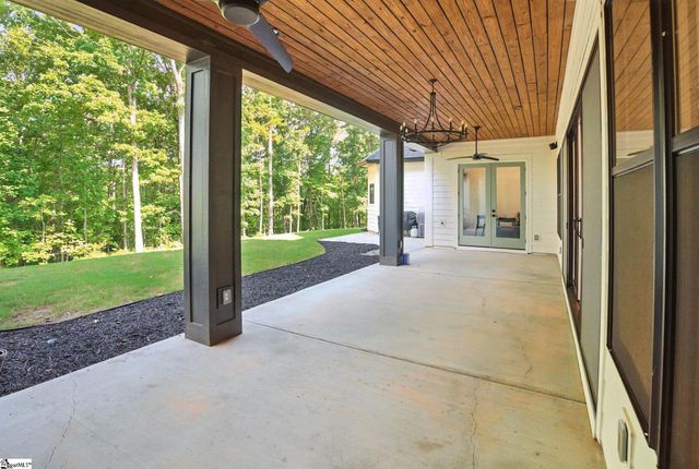 581 Paramount Drive, Seneca, SC 29678