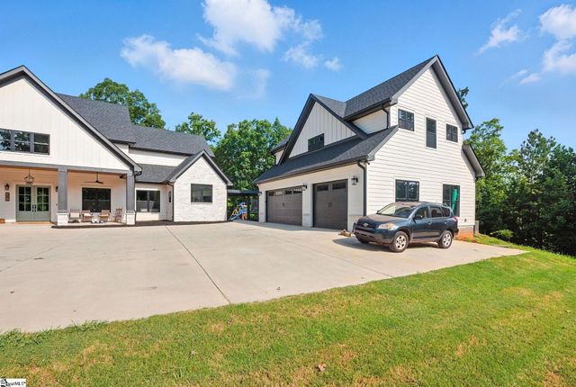 581 Paramount Drive, Seneca, SC 29678