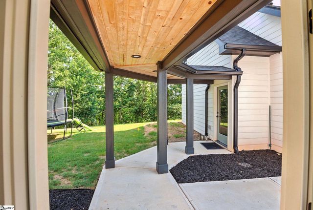 581 Paramount Drive, Seneca, SC 29678