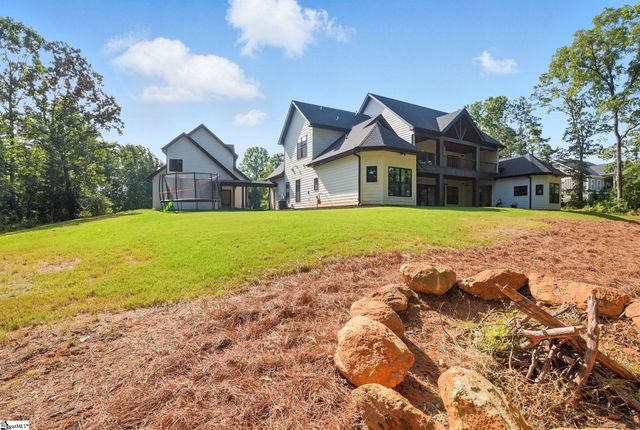 581 Paramount Drive, Seneca, SC 29678