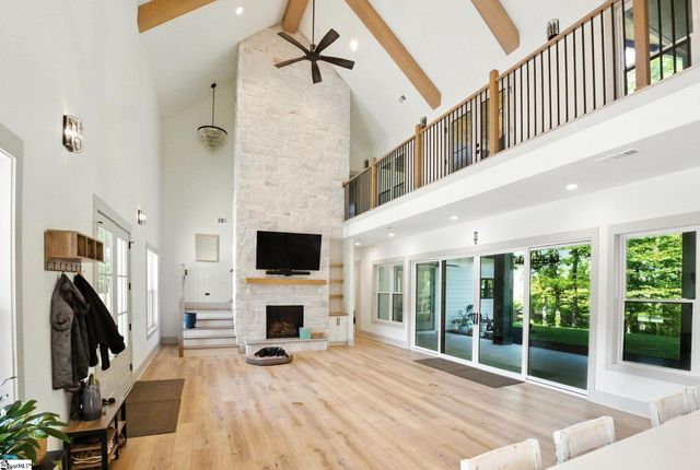 581 Paramount Drive, Seneca, SC 29678