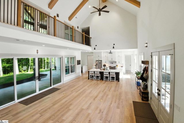 581 Paramount Drive, Seneca, SC 29678