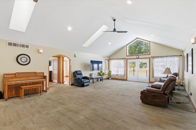 5272 W Liberty Road, Ann Arbor, MI 48103