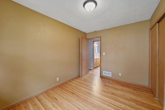 2800 Longview Drive, North Saint Paul, MN 55109