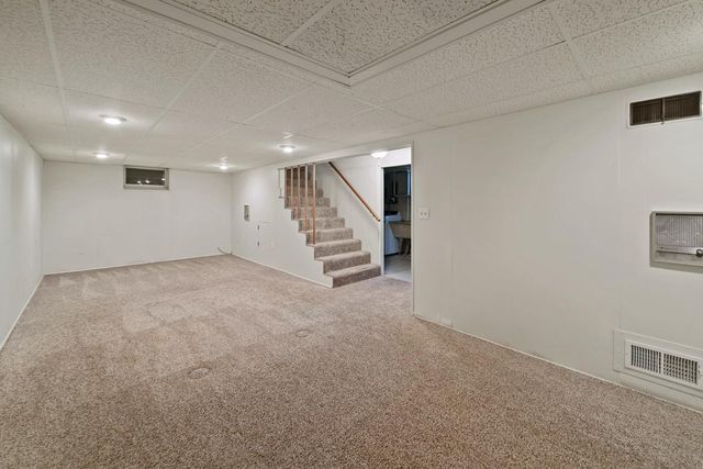 2800 Longview Drive, North Saint Paul, MN 55109