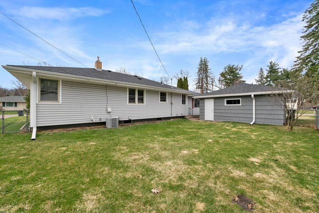 2800 Longview Drive, North Saint Paul, MN 55109