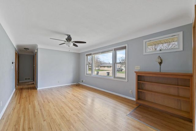 2800 Longview Drive, North Saint Paul, MN 55109