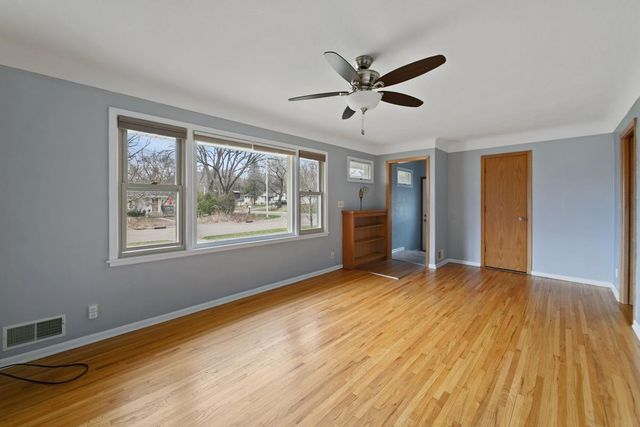 2800 Longview Drive, North Saint Paul, MN 55109