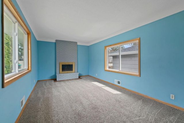 2800 Longview Drive, North Saint Paul, MN 55109