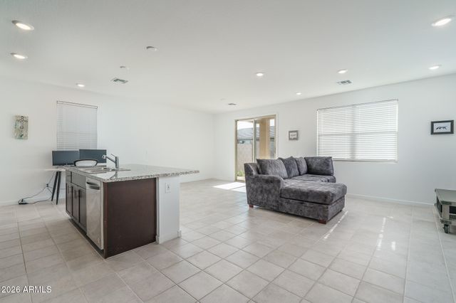 8825 W ALBENIZ Place, Tolleson, AZ 85353