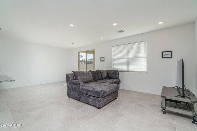 8825 W ALBENIZ Place, Tolleson, AZ 85353