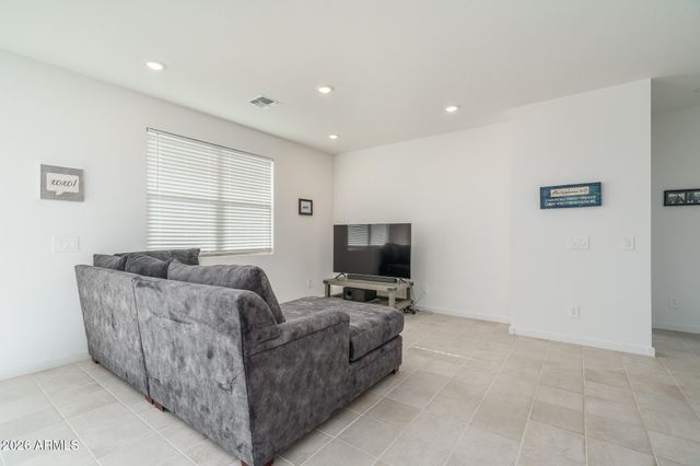 8825 W ALBENIZ Place, Tolleson, AZ 85353