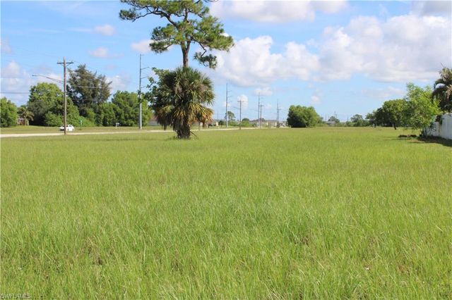 1719 Santa Barbara BLVD N, Cape Coral, FL 33993