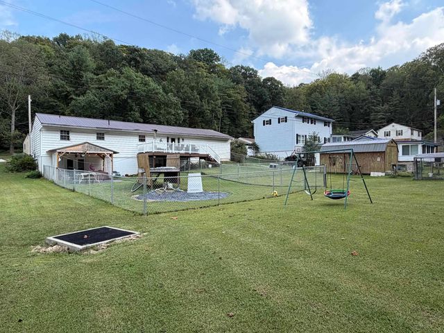 2022 Woodland Drive, Ironton, OH 45638