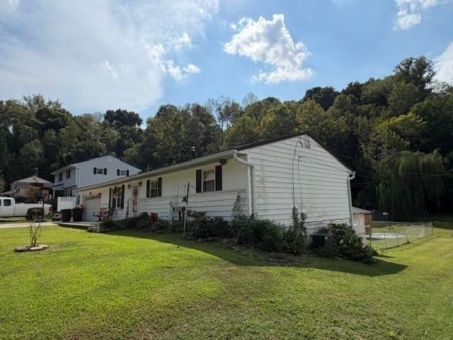 2022 Woodland Drive, Ironton, OH 45638