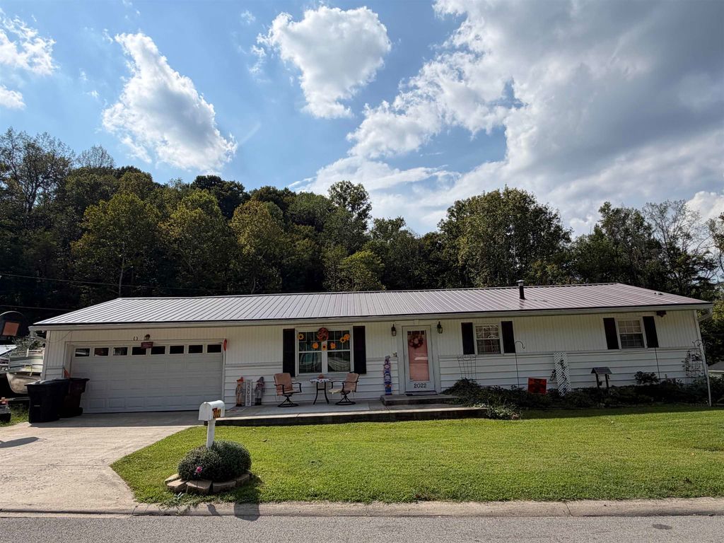 2022 Woodland Drive, Ironton, OH 45638
