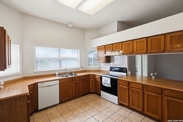 227 Burlington Dr, San Antonio, TX 78245