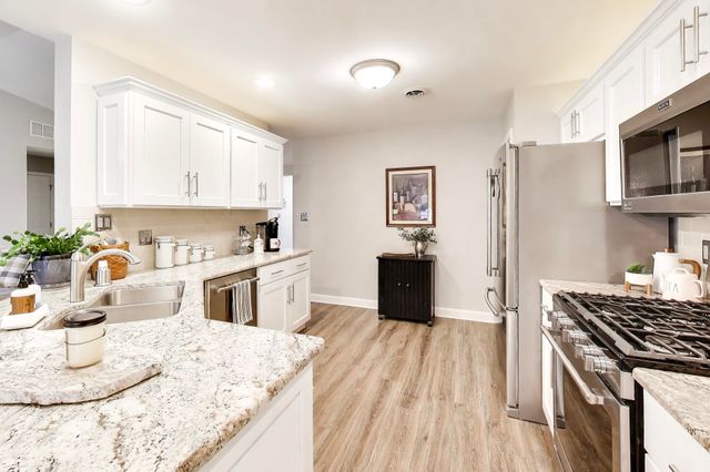 900-a Easy Street, Crown Point, IN 46307