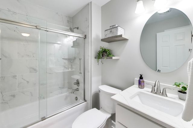 900-a Easy Street, Crown Point, IN 46307