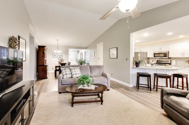 900-a Easy Street, Crown Point, IN 46307