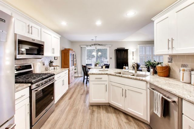 900-a Easy Street, Crown Point, IN 46307