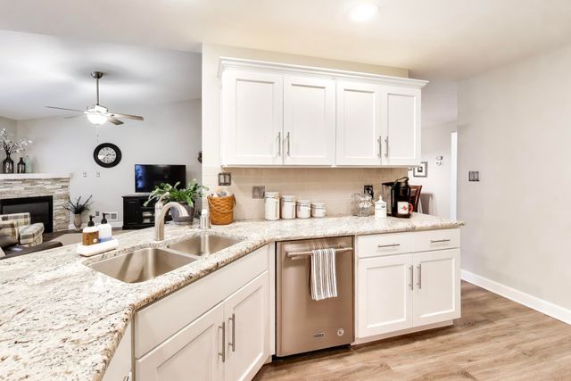 900-a Easy Street, Crown Point, IN 46307