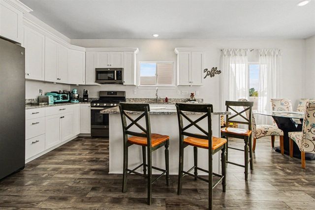 31614 Beaver Circle, New Boston, MI 48164