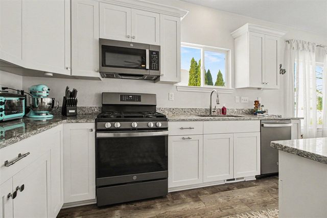 31614 Beaver Circle, New Boston, MI 48164