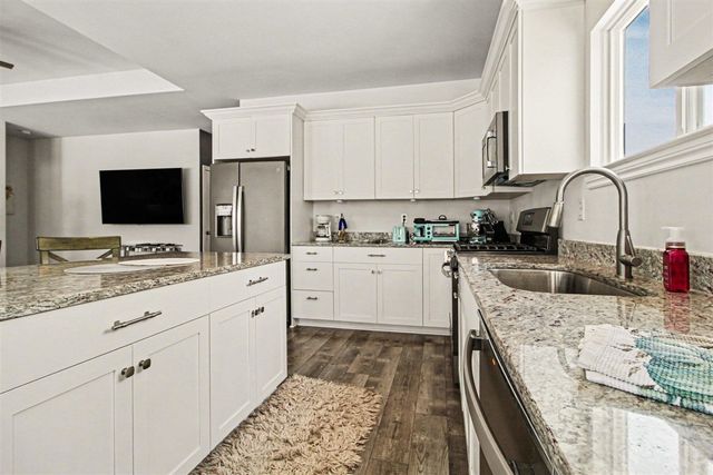 31614 Beaver Circle, New Boston, MI 48164