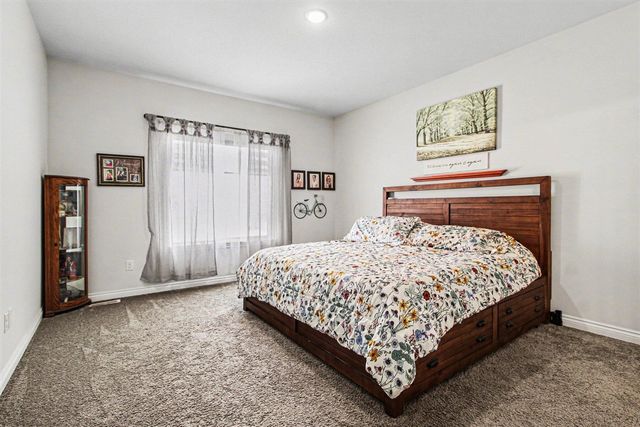 31614 Beaver Circle, New Boston, MI 48164