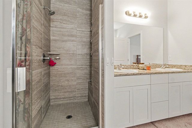 31614 Beaver Circle, New Boston, MI 48164