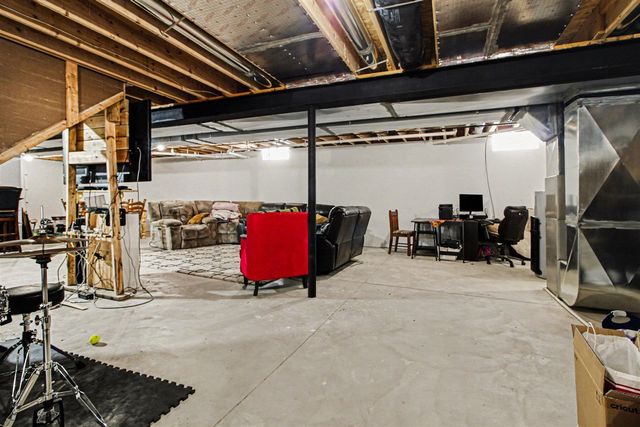 31614 Beaver Circle, New Boston, MI 48164