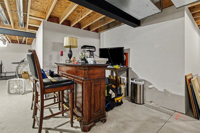 31614 Beaver Circle, New Boston, MI 48164