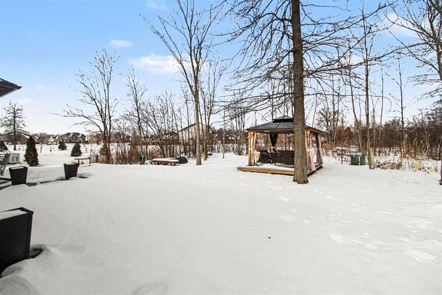 31614 Beaver Circle, New Boston, MI 48164