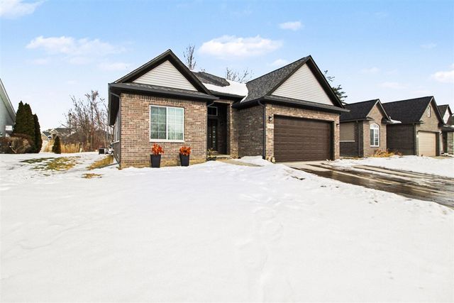 31614 Beaver Circle, New Boston, MI 48164