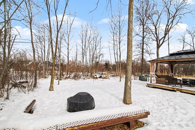 31614 Beaver Circle, New Boston, MI 48164