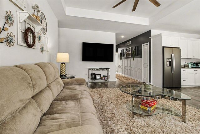 31614 Beaver Circle, New Boston, MI 48164