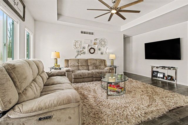 31614 Beaver Circle, New Boston, MI 48164