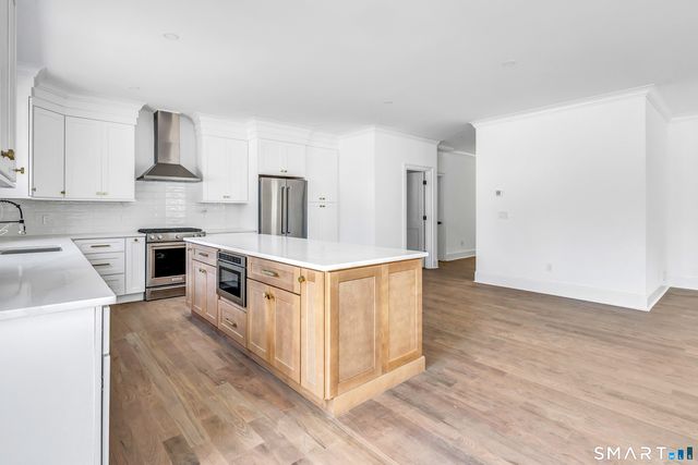 27 Suzanne Circle, Fairfield, CT 06825