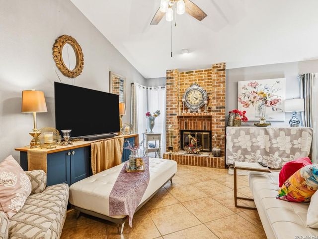 4839 Brandeis St Apt 423, San Antonio, TX 78249