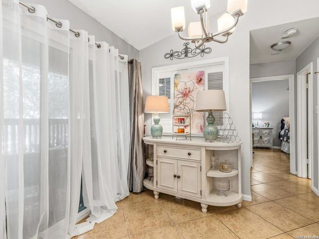 4839 Brandeis St Apt 423, San Antonio, TX 78249