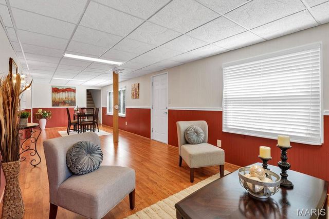 1064 Barry Court, Kirkwood, MO 63122