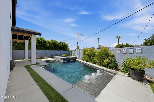 6444 E OAK Street, Scottsdale, AZ 85257