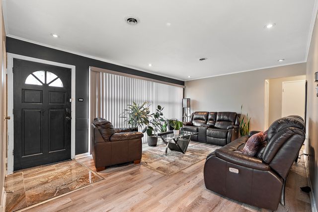 303 Sauk Trail, Park Forest, IL 60466