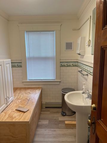 262-264 Broadway Street, Methuen, MA 01844