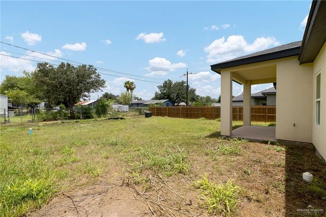 425 S 12th Street, Alamo, TX 78516
